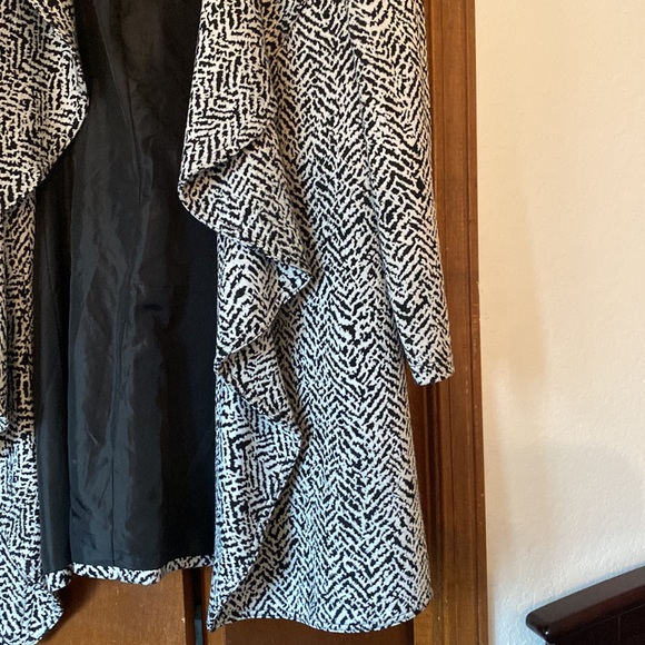 Coat - Picture 2 of 4